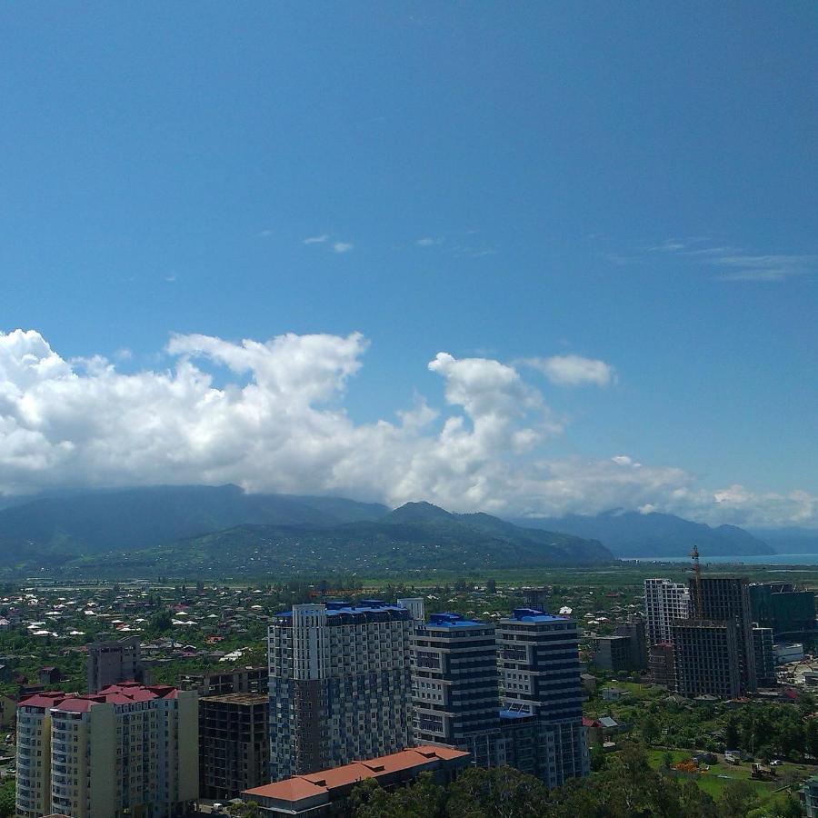 Пентхаус ApArt Del Mar с панорамным видом Батуми Экстерьер фото